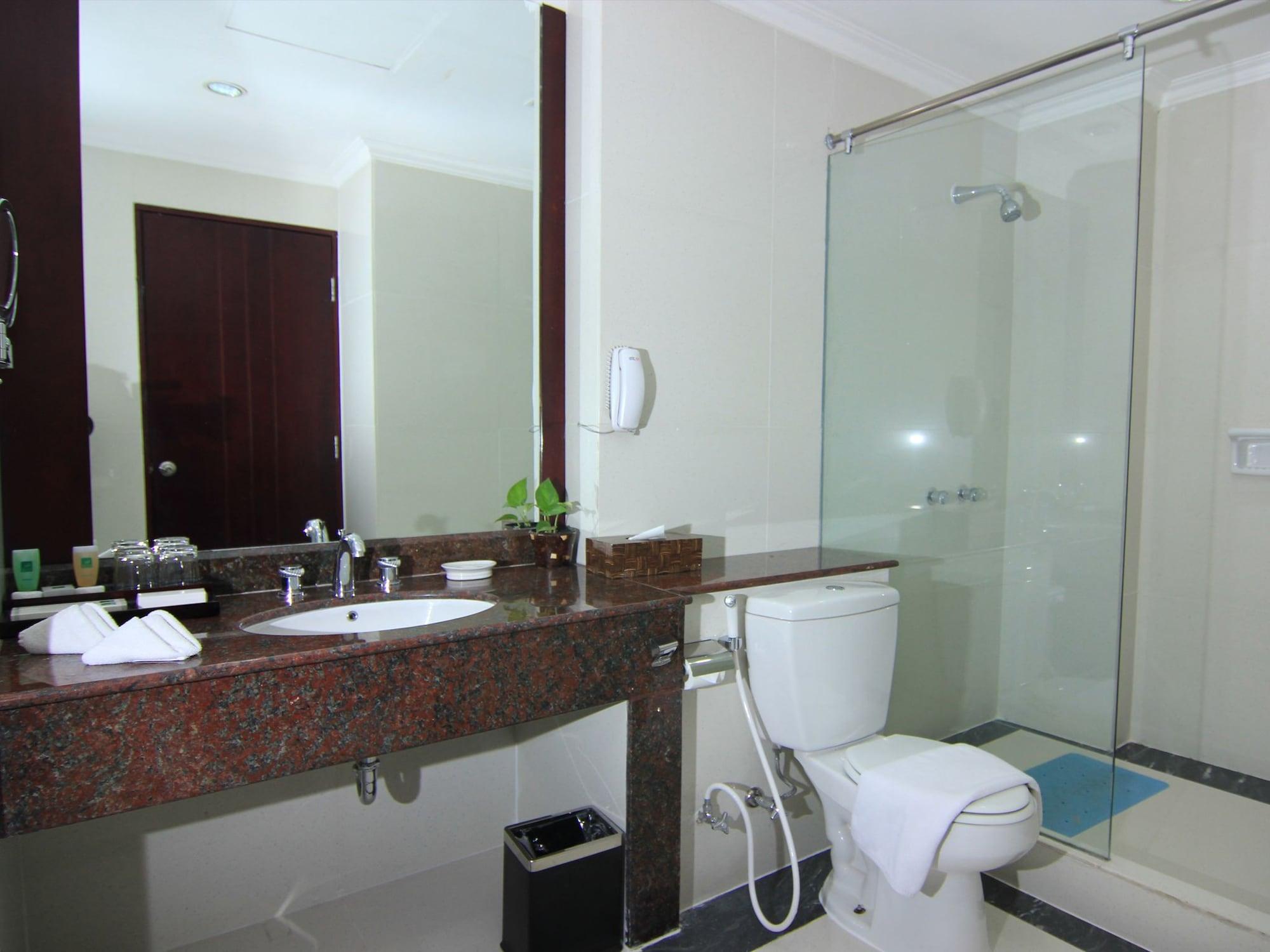 Grand Wahid Hotel Salatiga Exterior foto