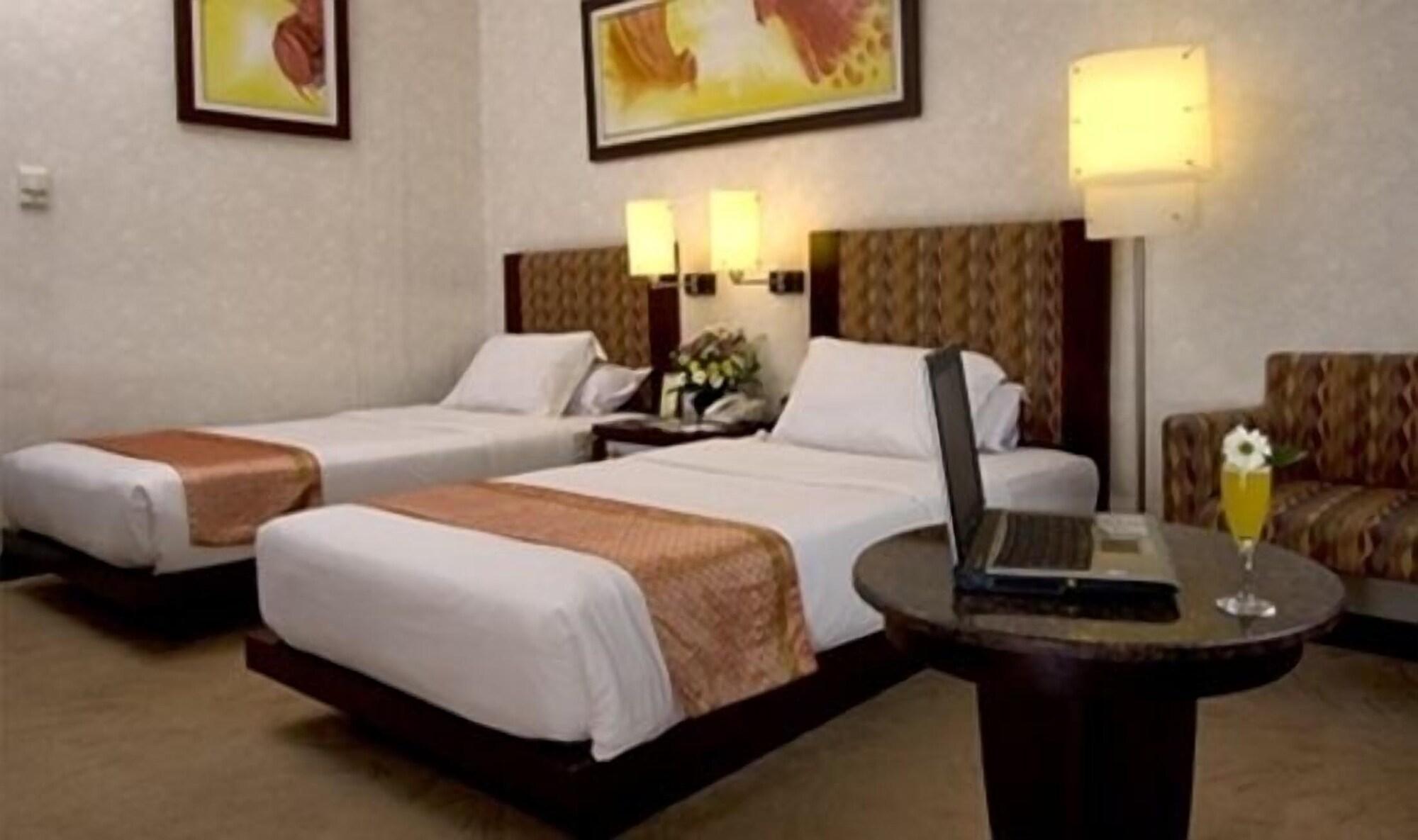 Grand Wahid Hotel Salatiga Exterior foto
